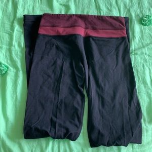Wide leg Lululemon reversible yoga parts. Size 4.
